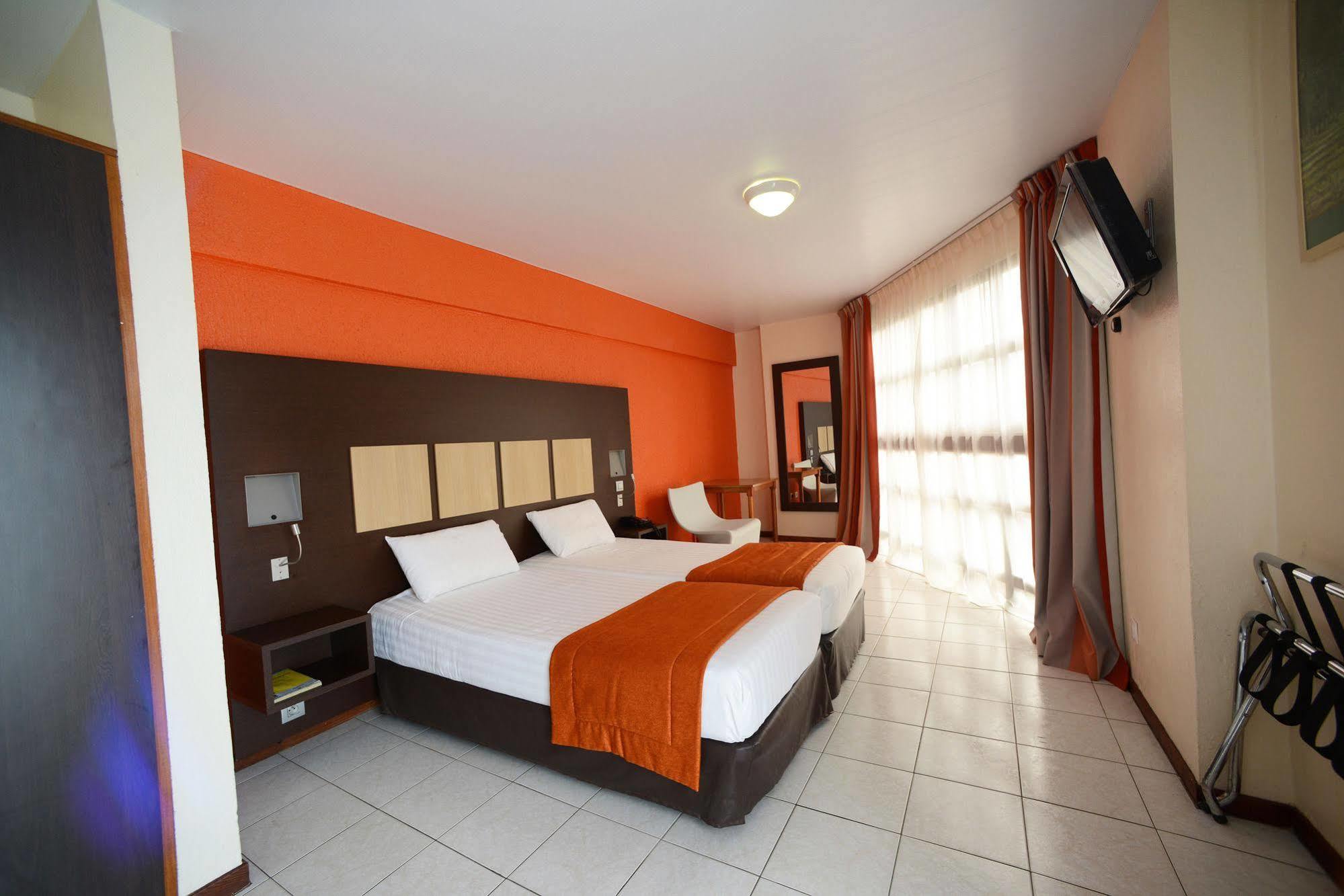Central Hotel Каєнна Екстер'єр фото